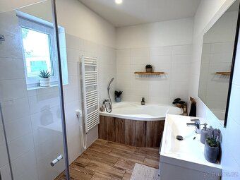 Bungalov - rodinný dům 5+kk se zahradou, nízké náklady, skvě