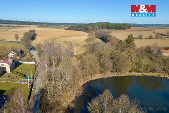 Nabízíme k prodeji pozemek k bydlení o rozloze 1672 m2, kter