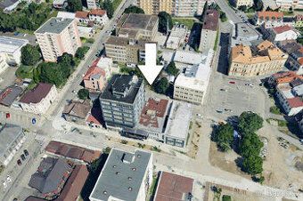 Hledáte jednoduché a dostupné parkování v centru města? Přím