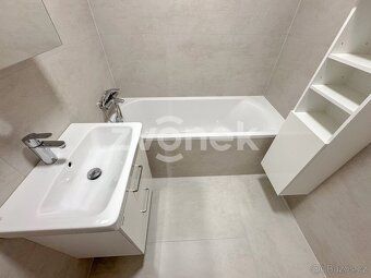 Ev.č. ZL04756 Nabízíme k pronájmu byt 3+1 po kompletní nadst
