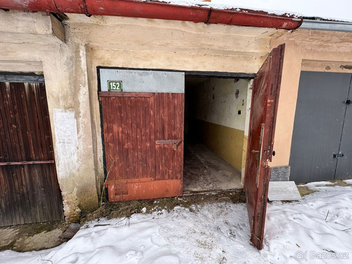 Řadová garáž přímo od majitele - neplatíte provizi RK. Při p