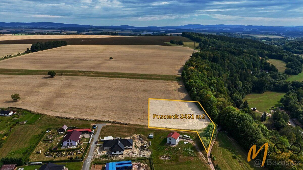 Nabízíme k prodeji atraktivní stavební pozemek o výměře 3 45