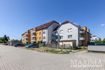 Nabízíme k pronájmu byt 2+kk 49 m2 se zahrádkou 66 m2 v klid