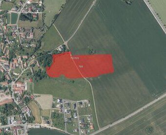 V katastrálním území Sulice nabízím k prodeji soubor zeměděl