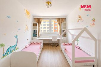 Nabízíme k prodeji byt 4+1 s lodžií ve 3. patře panelového d