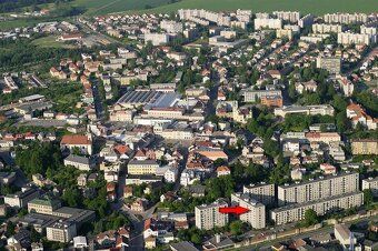 Nabízíme k dlouhodobému pronájmu světlý a velmi prostorný by