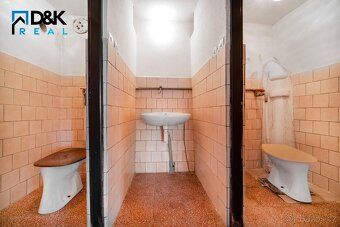 Nabízíme Vám ke koupi zděnou spolkovou chatu o výměře 202 m²