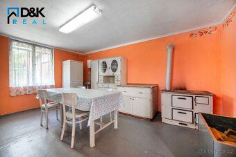 Nabízíme Vám ke koupi zděnou spolkovou chatu o výměře 202 m²