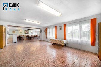 Nabízíme Vám ke koupi zděnou spolkovou chatu o výměře 202 m²