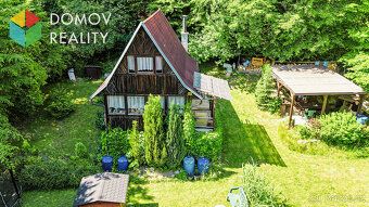 Nabízíme Vám ke koupi dřevěnou chatu, která se nachází v údo