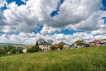Prodám prostorný rodinný dům v klidné ulici Jabloňová v Ledč
