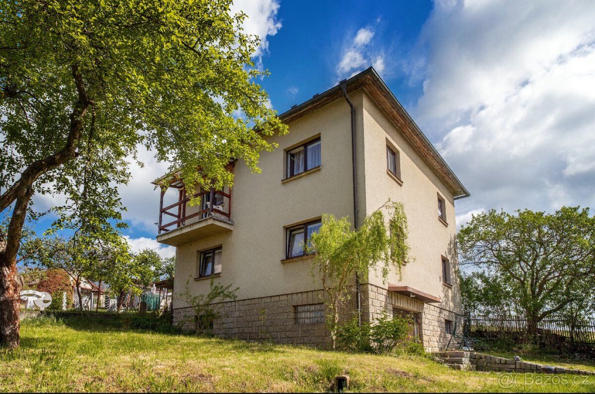 Prodám prostorný rodinný dům v klidné ulici Jabloňová v Ledč