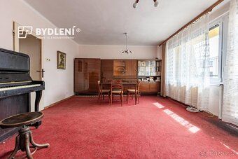 Ve výhradním zastoupení majitele Vám nabízíme krajní řadový 