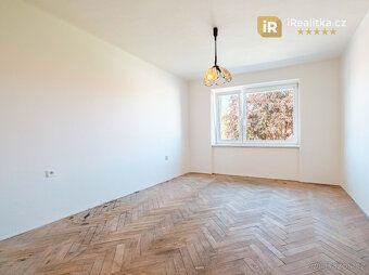 Prodej bytu o dispozici 2+1 s balkonem a dvěma sklepy, který