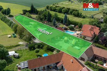 Nabízíme k prodeji komerční areál v obci Hostkovice, který p