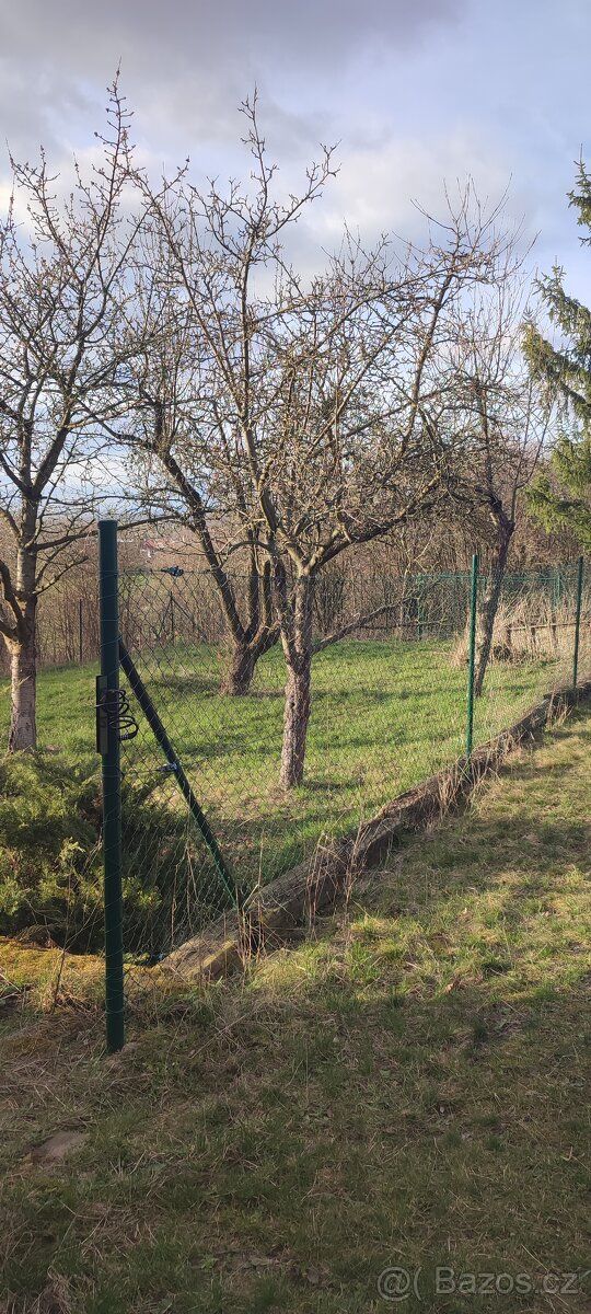 Prodam zahradu 840 m2 s podsklepenou zahradní chatou s přidě