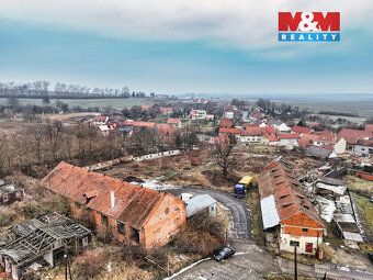 Nabízíme k prodeji rozsáhlý areál o celkové výměře 5 911 m²,