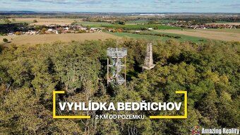 Máte zájem o hotovou stavební parcelu s blízkým sjezdem na d