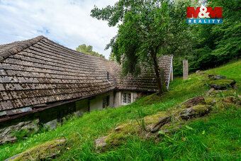 V klidné obci Čechtín, pouhých 15 minut jízdy od Třebíče, na