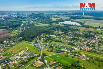Nabízíme k prodeji pěkný pozemek v obci Tišice -Chrást o roz