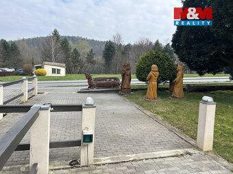 Nabízíme Vám k pronájmu restauraci - kavárnu v klidné části 