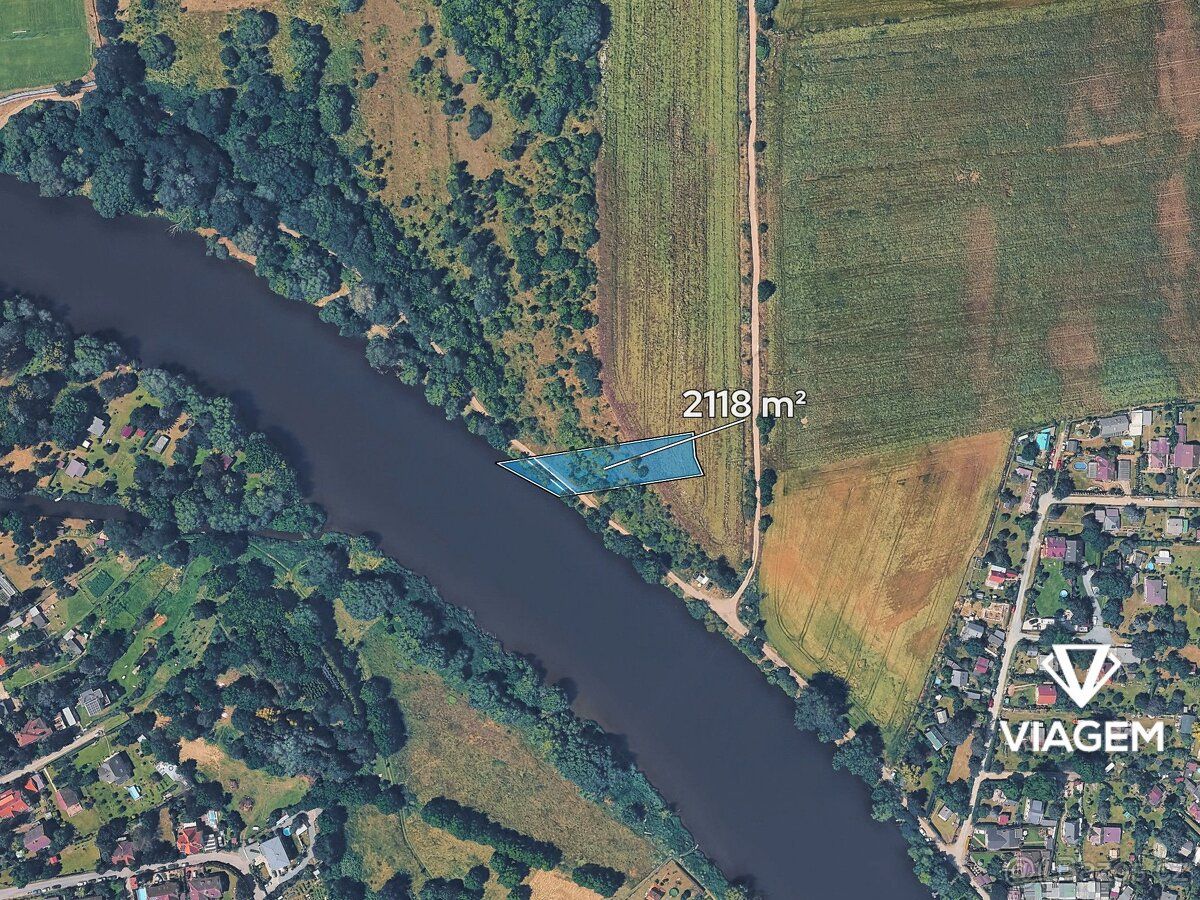 Exkluzivně Vám nabízíme k prodeji 100 % vlastnictví na pozem