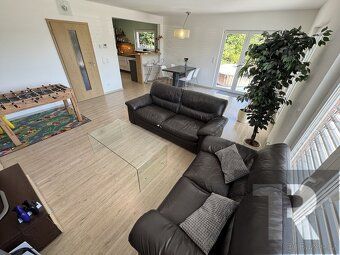 Nabízíme k prodeji rodinný dům o dispozici 5+1 (127 m2) s ga