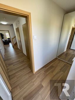 Nabízíme k prodeji rodinný dům o dispozici 5+1 (127 m2) s ga