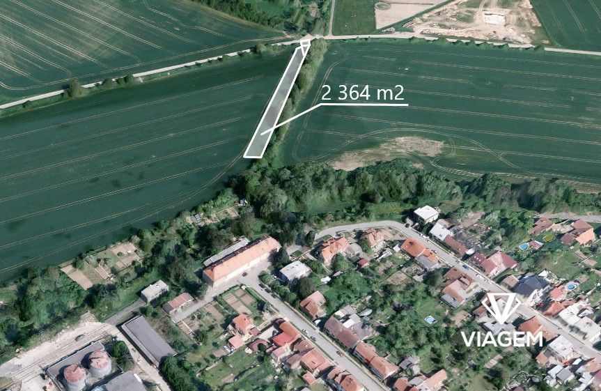 Exkluzivně Vám nabízíme podíl 1/6 (tj. 394 m²) na souboru po