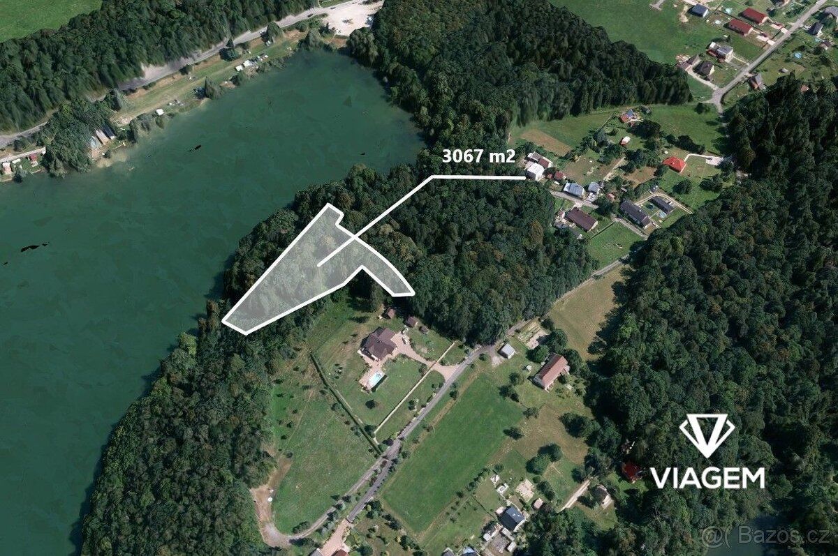 Nabízíme k prodeji pozemek v atraktivní lokalitě nedaleko Že