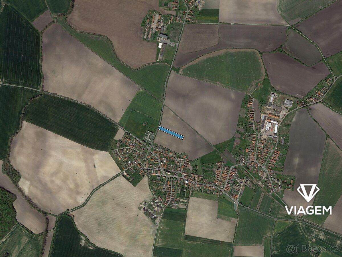 Nabízíme Vám ke koupi pozemek v katastrálním území Běrunice,