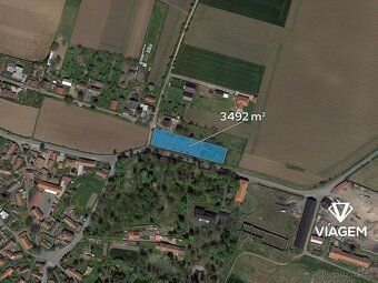 Nabízíme k prodeji 7/24 podílu zahrady o výměře 1 019 m2 m² 