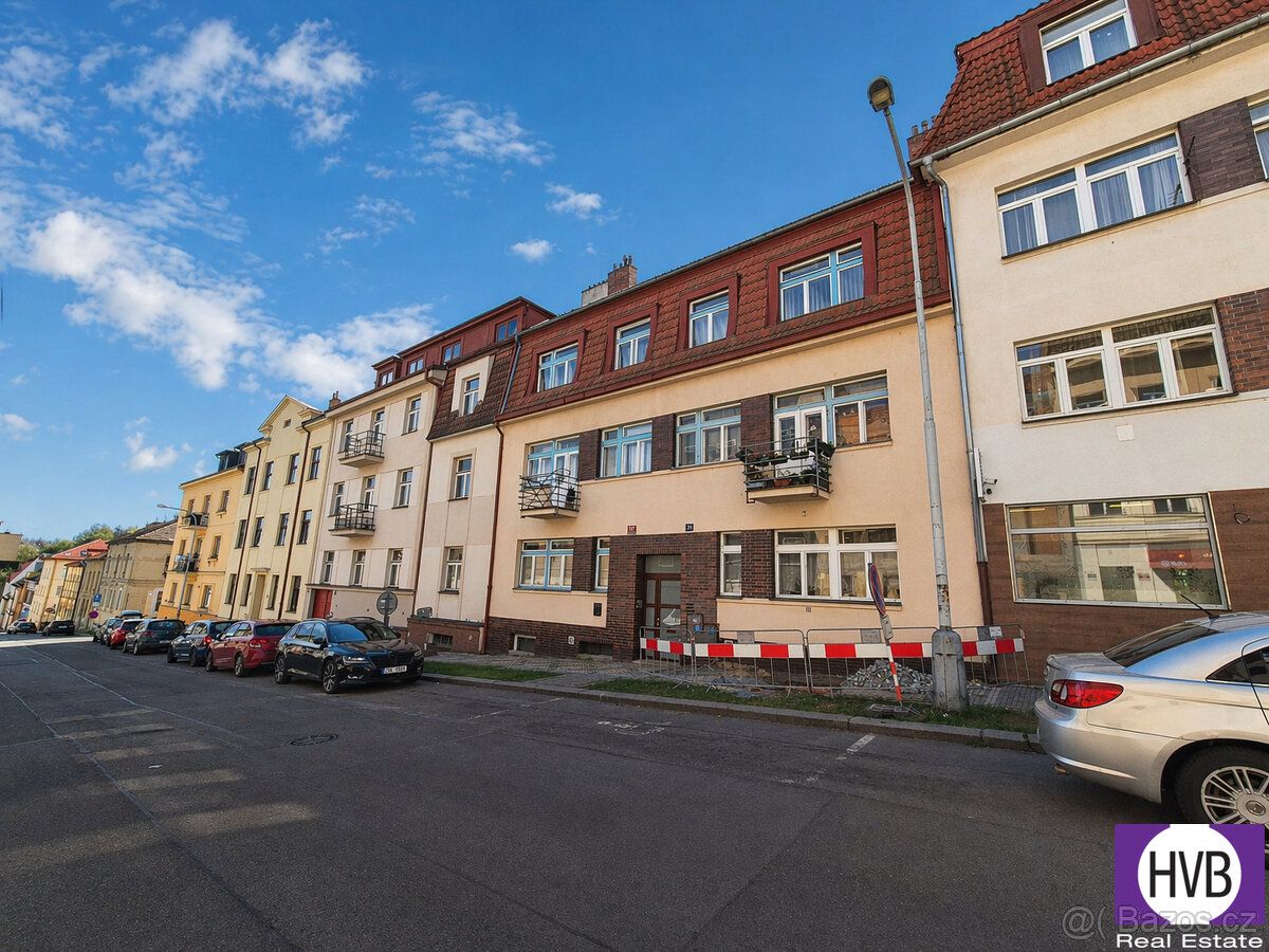 Nabízíme k prodeji byt 1+kk se sklepem o celkové velikosti 3