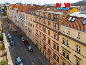 Nabízíme k prodeji byt 1+kk se sklepem o celkové velikosti 3
