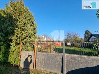, Pronájem exkluzivního pozemku 1167 m² v Praze Kunraticích.