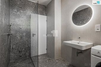 Pronájem pokoje vč. poplatků a energií., Reality 11 Vám zpro