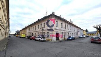 Nabízíme k pronájmu prostory pro široké využití_ skladové, v