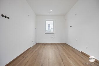 Nabízíme k prodeji samostatně stojící, zděný, nízkopodlažní 