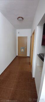 Nabízíme k pronájmu byt o dispozici 2+KK, situovaný v příjem