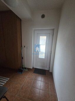 Nabízíme k pronájmu byt o dispozici 2+KK, situovaný v příjem