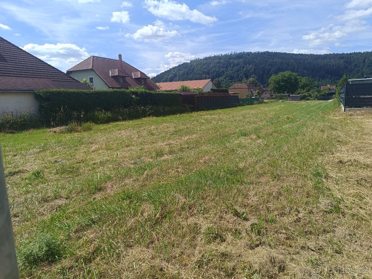 Hledáte-li stavební pozemek do 30 km od Brna s dobrým doprav