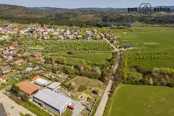 Nabízíme k prodeji pozemek o výměře 1 987 m² v obci Hrobice,