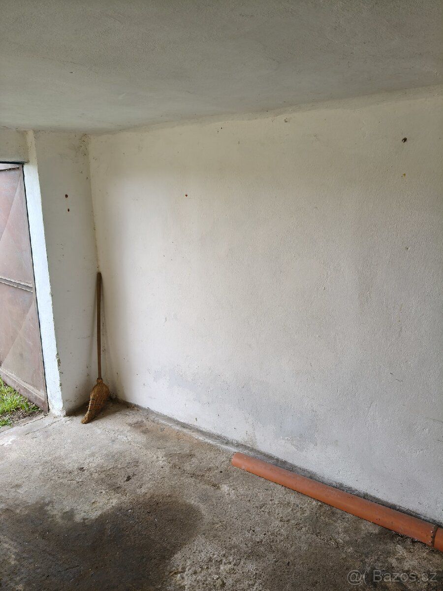 Dobrý den, pronajmu garáž v Kladenské ulici v Přelouči. Gará