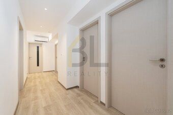 Nabízím k prodeji rodinný dům o dispozici 5+1, který se nach