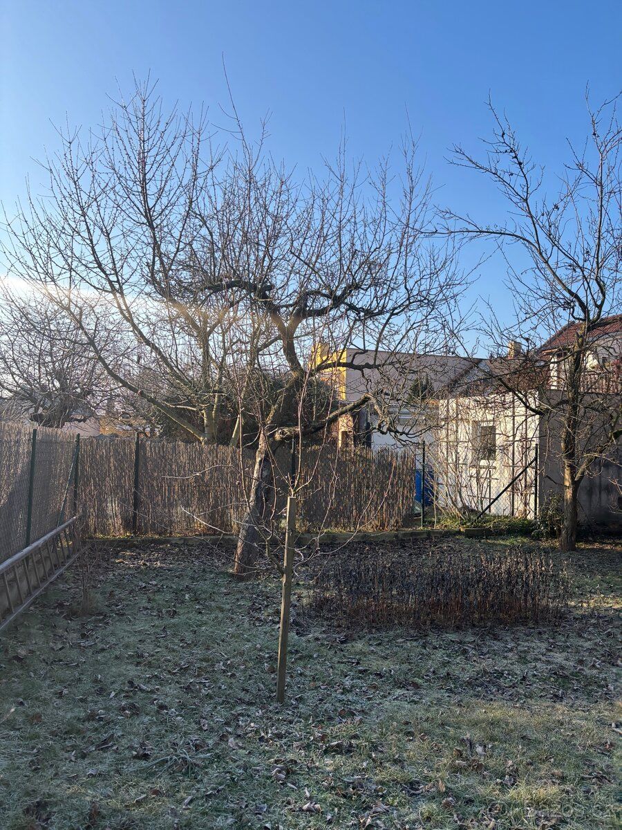 Nabízíme k prodeji rodinný dům určený k demolici v žádané lo