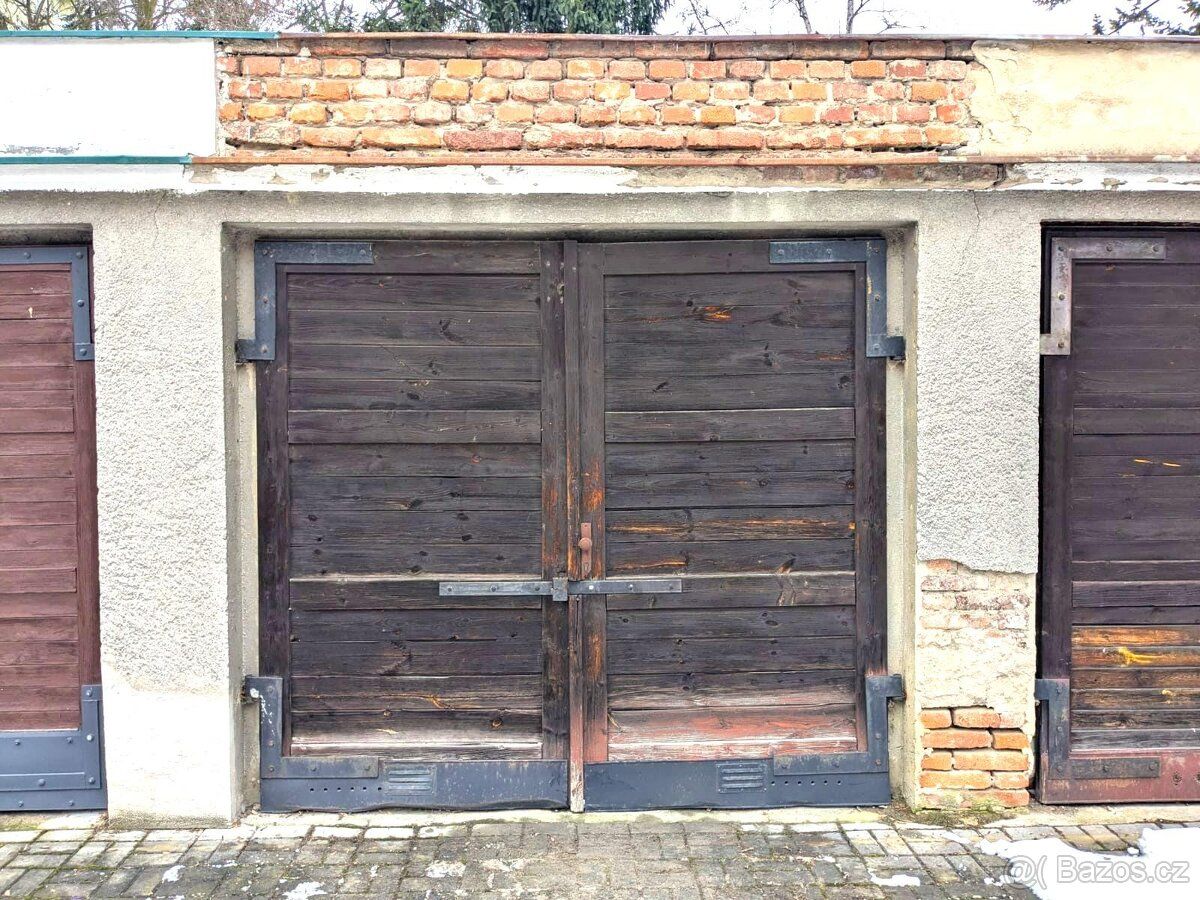 Nabízíme k prodeji garáž o výměře 22 m2 v Duchcově v ulici H