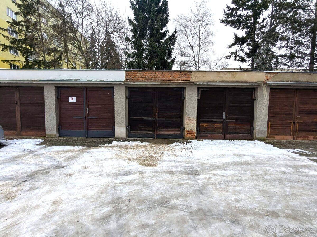 Nabízíme k prodeji garáž o výměře 22 m2 v Duchcově v ulici H