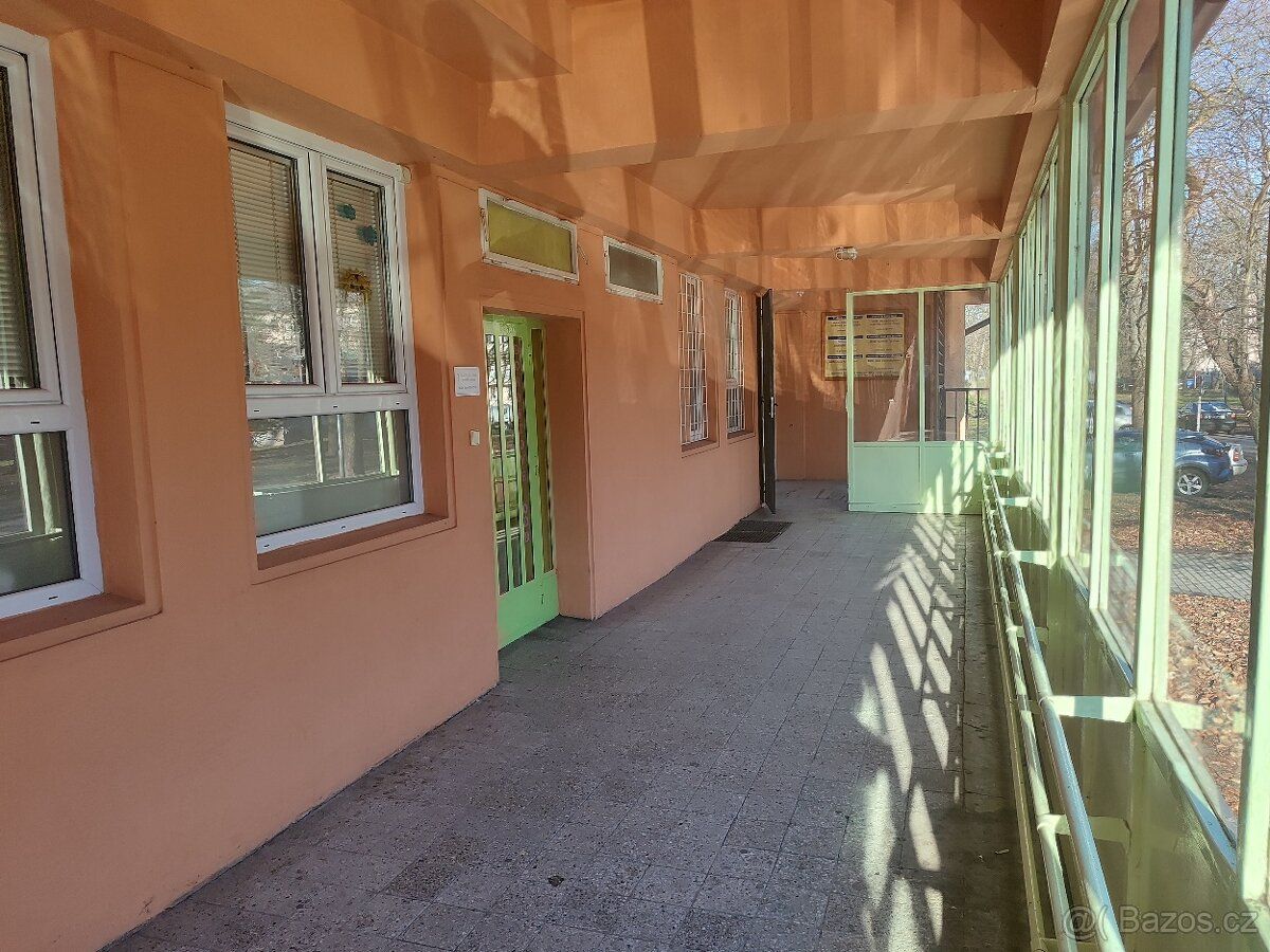 Nabízíme pronájem komerčních prostor od 50 do 150m2. Vlastní