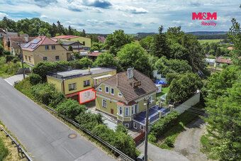 Nabízíme k pronájmu útulný byt 1+1 o výměře 36 m², který nal
