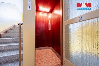 Nabízíme na prodej byt 1+1 o užitné ploše 35 m² v panelovém 